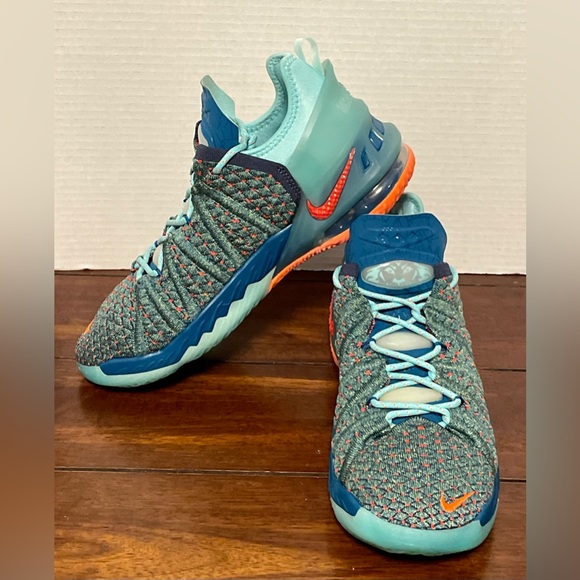 LeBron James Family Foundation x LeBron 18 GS 'We Are Family' Like New Sz 7 - Picture 2 of 12